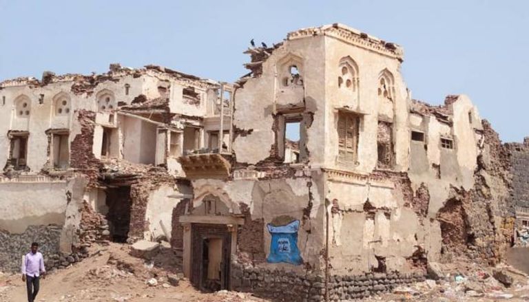  إرث تاريخي مهدد بالاندثار في مدينة المخا اليمنية