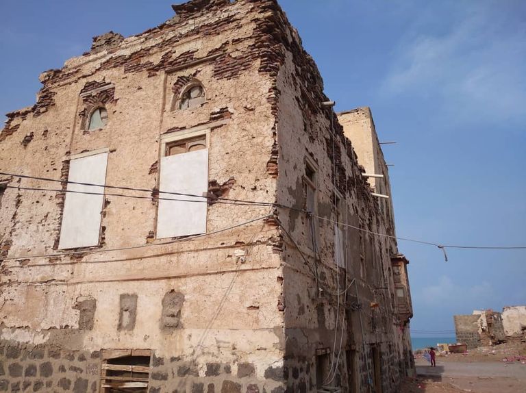 إرث تاريخي مهدد بالاندثار في مدينة المخا اليمنية