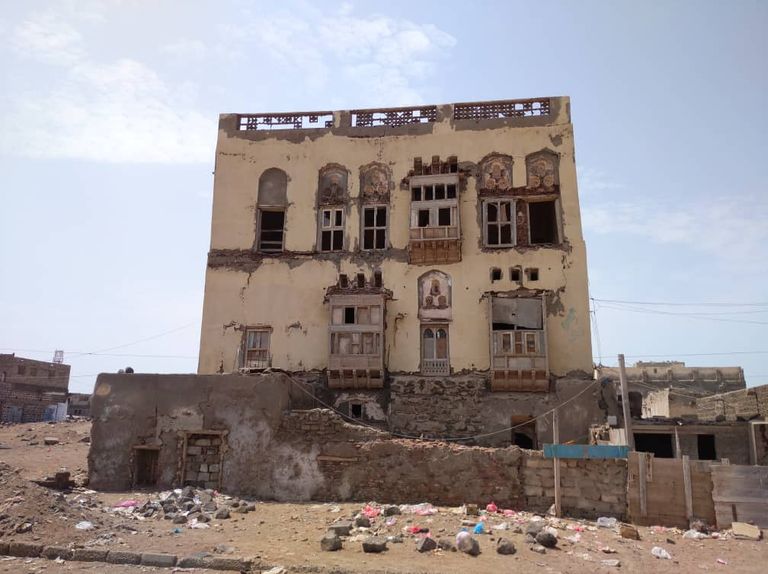 إرث تاريخي مهدد بالاندثار في مدينة المخا اليمنية