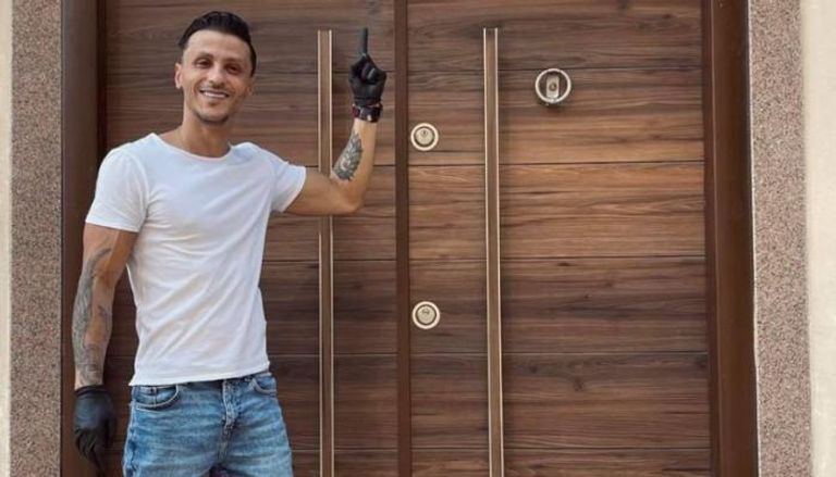 سمكري البني آدمين يوسف خيري سيارات الشرطة المصرية - أرشيفية