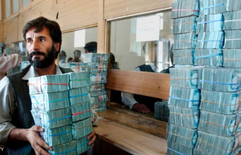 أجمال أحمدي محافظ البنك المركزي الأفغاني السابق