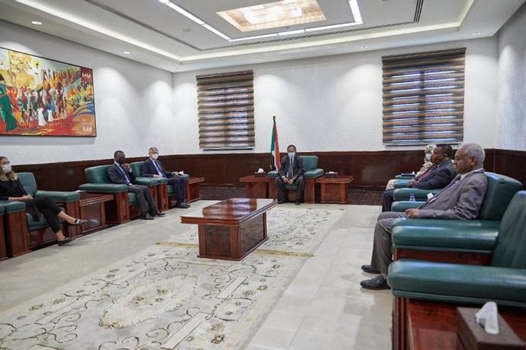 البرهان خلال لقاء مساعد الأمين العام للأمم المتحدة