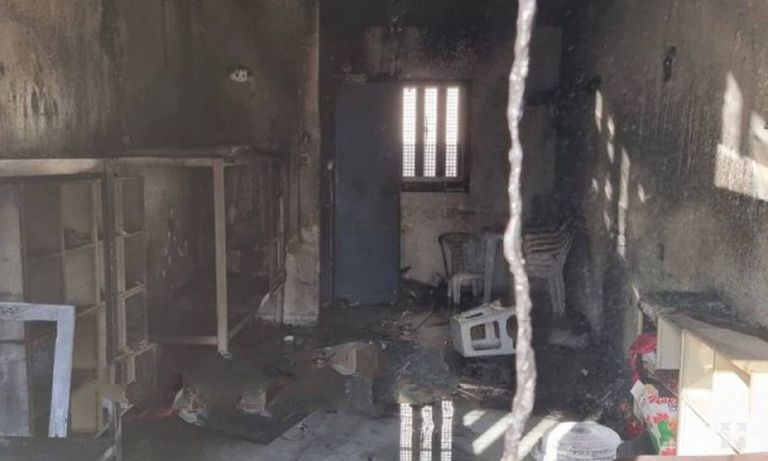 جانب من آثار الاشتباكات بسجن النقب