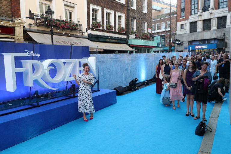 جانب من حفل افتتاح مسرحية "فروزين" في لندن جانب من حفل افتتاح مسرحية "فروزين" في لندن