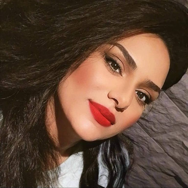 البلوجر إيفون نبيل