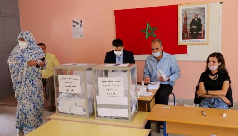 عملية التصويت في الانتخابات بالصحراء المغربية