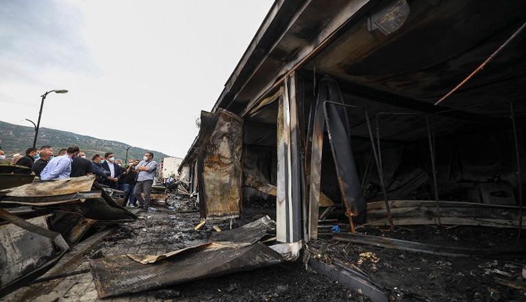 آثار حريق مستشفى لعلاج مرضى كورونا بمقدونيا الشمالية