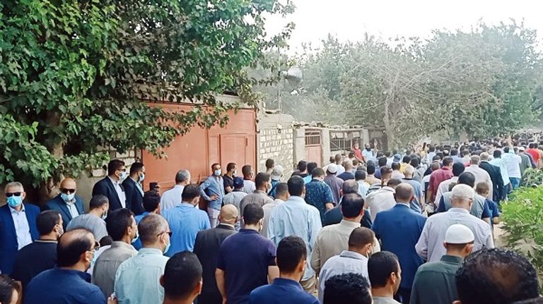 جنازة رجل الأعمال الراحل محمود العربي الآلاف يشيعون جثمان رجل الأعمال محمود العربي