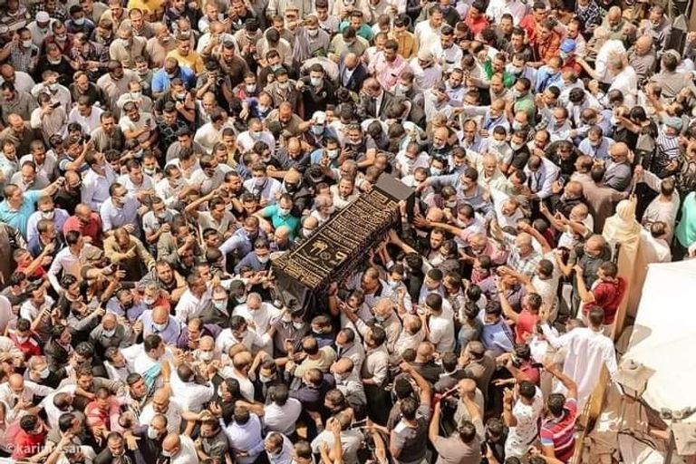 الآلاف يشيعون جثمان رجل الأعمال محمود العربي