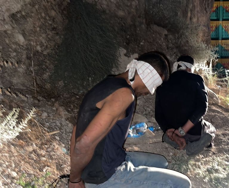 عناصر من الشرطة الإسرائيلية تبحث عن الأسرى الفلسطينيين