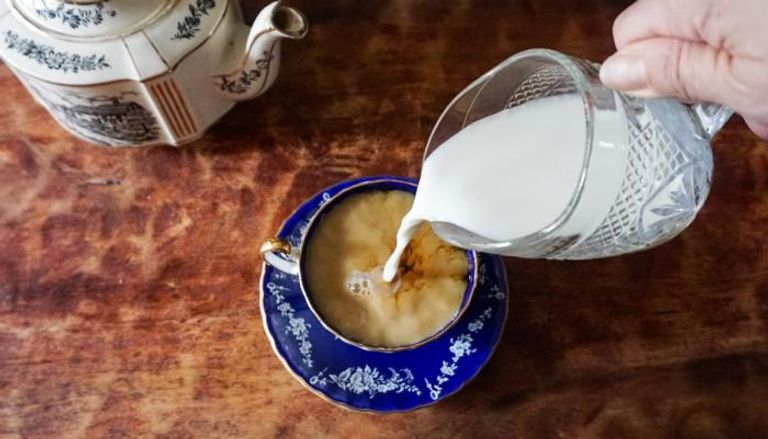 الشاي مع الحليب من التركيبات الضارة بالصحة