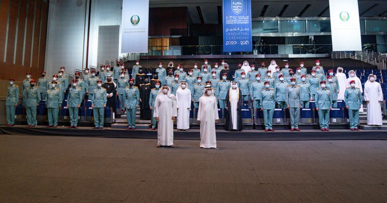 الشيخ محمد بن راشد آل مكتوم خلال حفل تخرج طلاب الماجستير