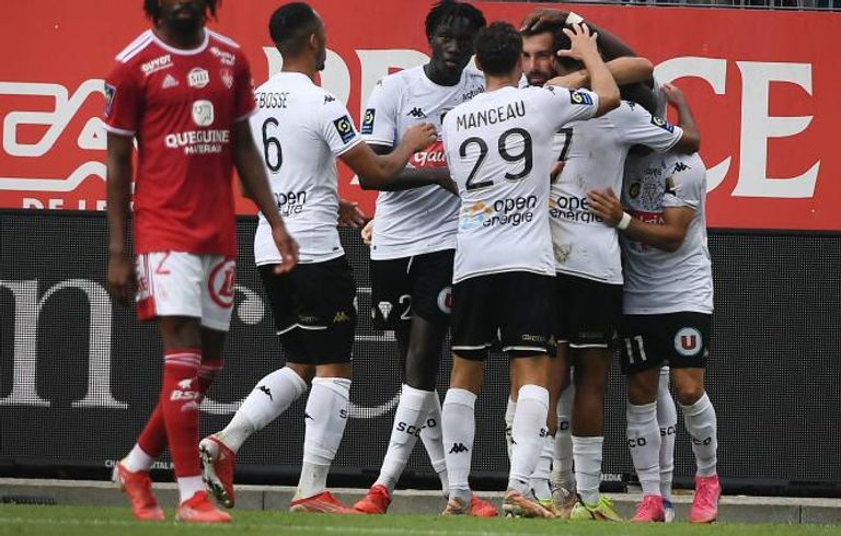 أنجيه يواصل سجله الجيد في الدوري الفرنسي