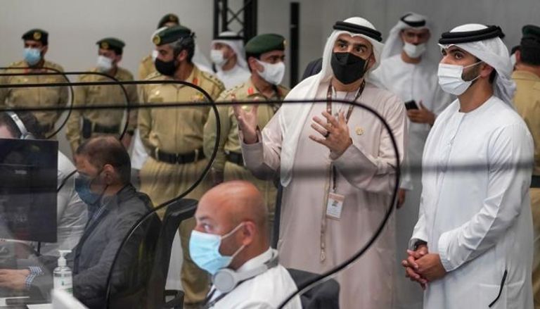 الشيخ منصور بن محمد بن راشد آل مكتوم، يزور غرفة العمليات والتحكم بإكسبو 2020 دبي