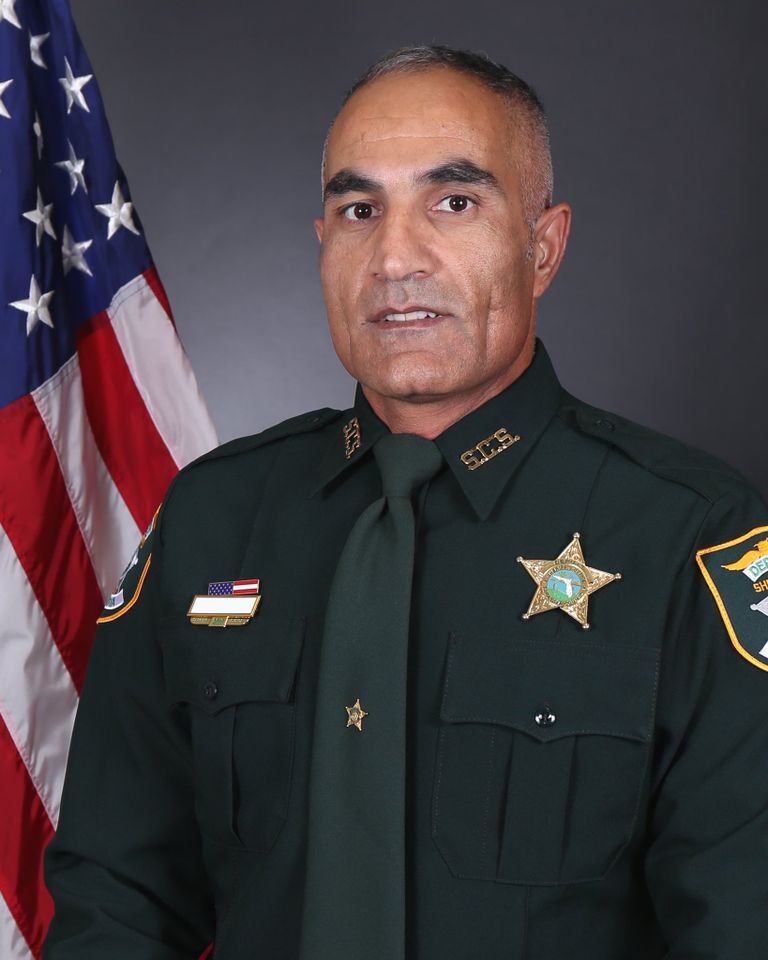 المترجم الأفغاني السابق مبارك - تويتر