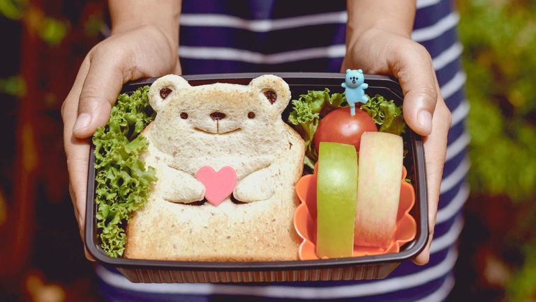 نصائح مهمة لتجهيز صندوق غداء صحي لأطفال المدارس|بالصور