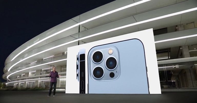  تيم كوك الرئيس التنفيذي لشركة أبل