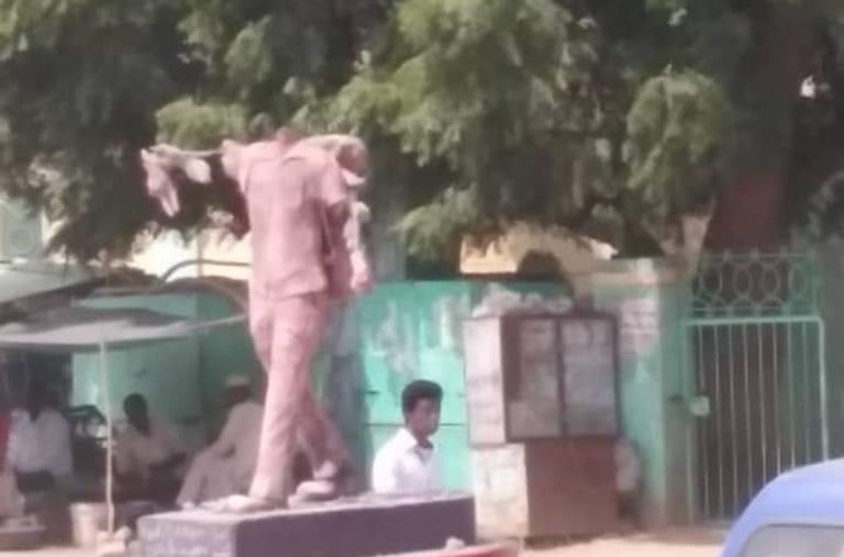 ترميم نصب شهداء الأبيض بعد تخريبه