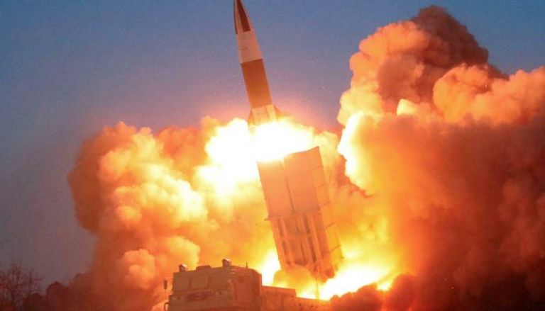 لحظة إطلاق كوريا الشمالية أحد الصواريخ- أرشيفية