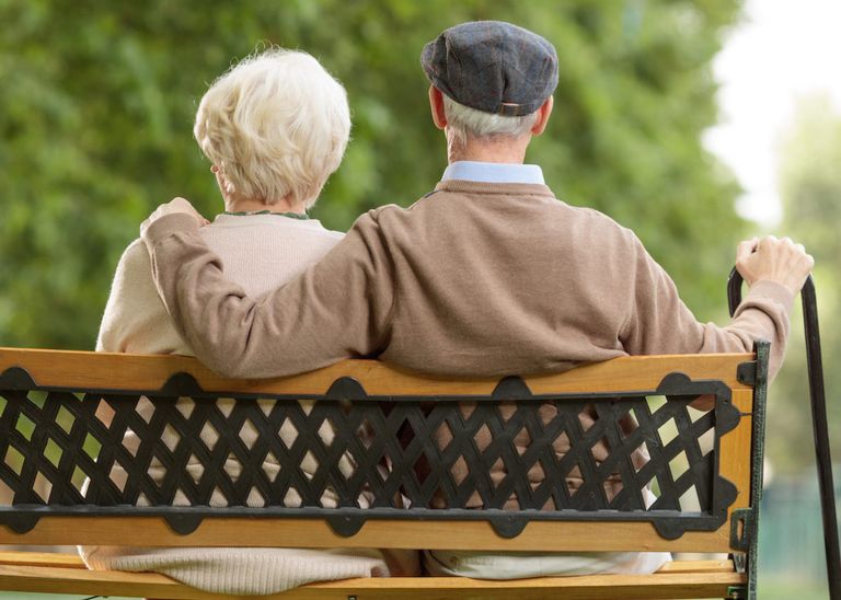 سيدة مسنة تتمتع بإيجابية