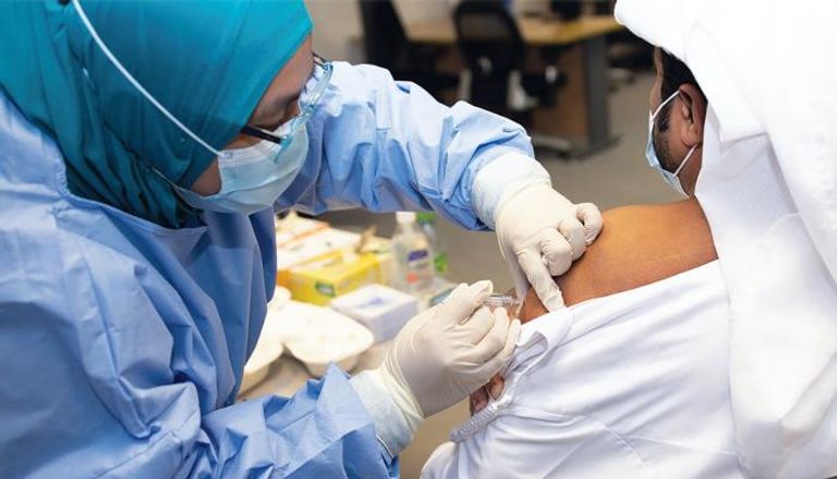 تطعيمات فيروس كورونا في الإمارات