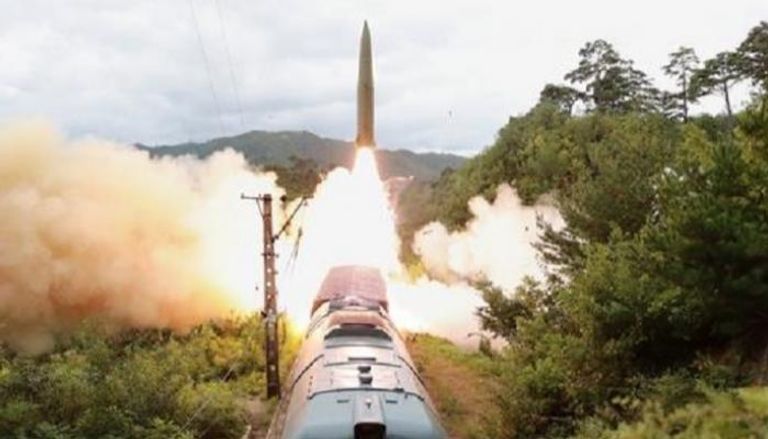 لحظة إطلاق كوريا الشمالية أحد الصواريخ من على القطارات- أرشيفية