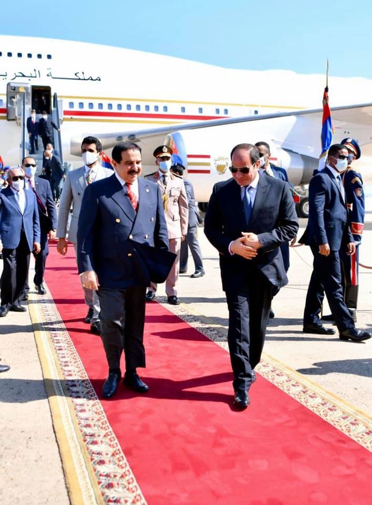 لقاء الرئيس المصري والعاهل البحريني لقاء الرئيس المصري والعاهل البحريني