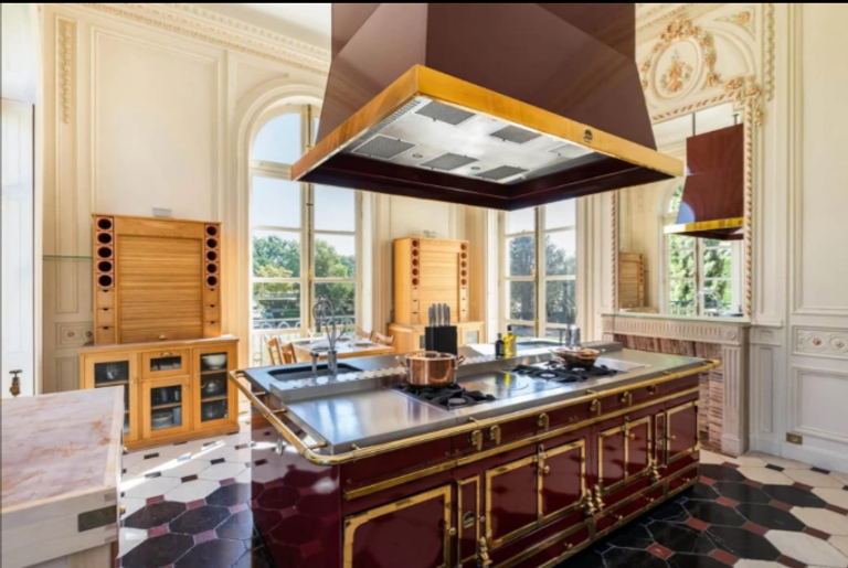 ليونيل ميسي لاعب باريس سان جيرمان