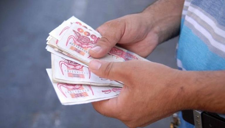 الدينار الجزائري يصعد أمام العملات الأجنبية