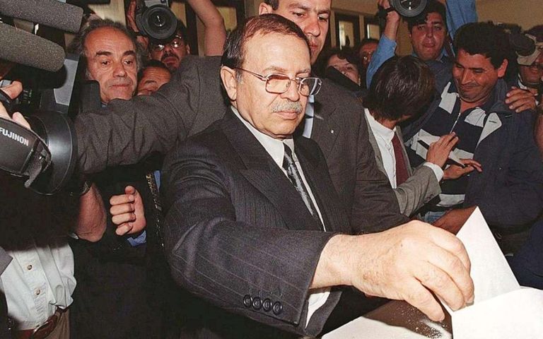 الرئيس الجزائري السابق الراحل عبد العزيز بوتفليقة - أرشيفية