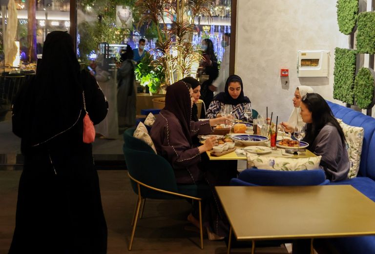 كورونا ينعش السياحة الداخلية في السعودية