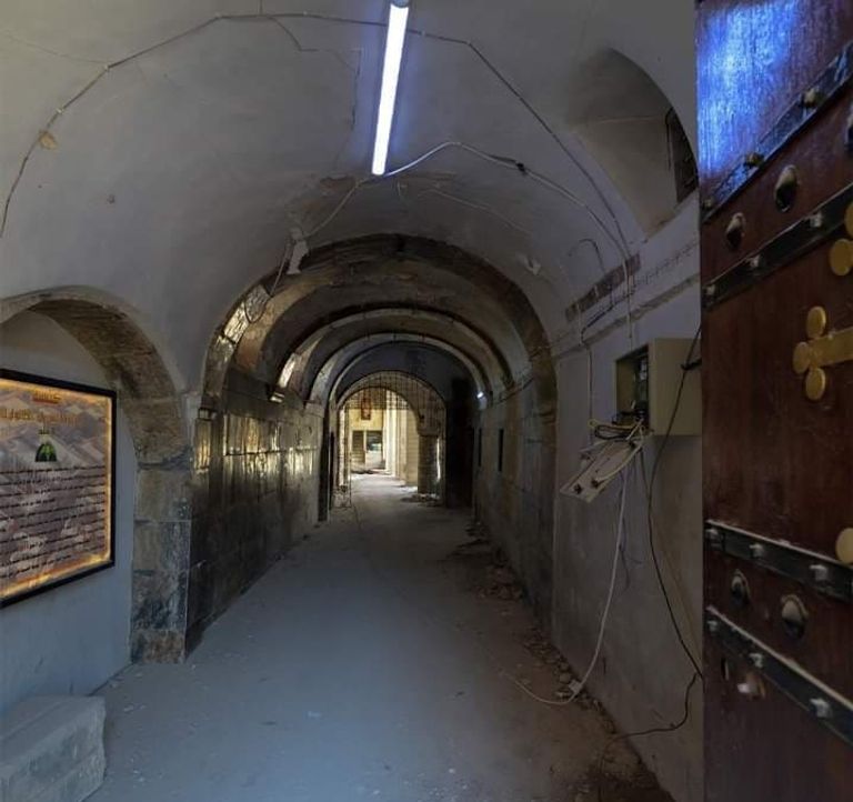 الأب بيوس عفاص يقرع جرس مار توما في الموصل