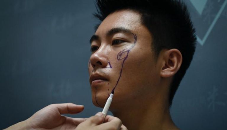 عمليات التجميل تستهوي الرجال في الصين