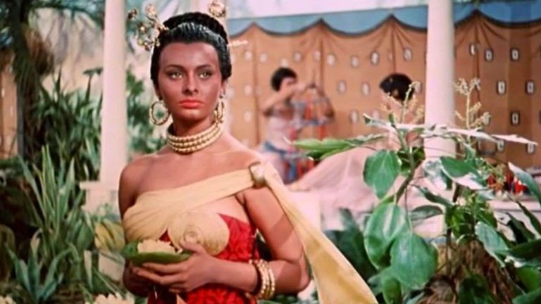 الممثلة الإيطالية صوفيا لورين