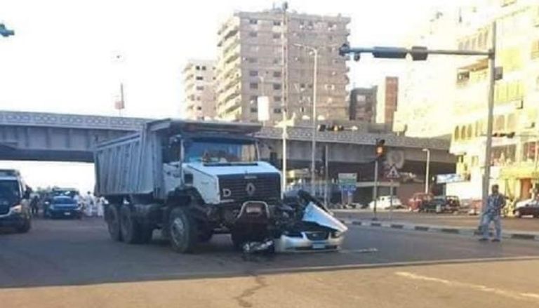 الشاحنة دهست سيارة الداعية هاني الشحات