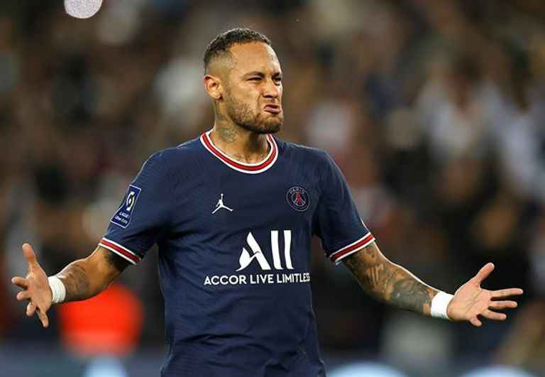 لحظة سقوط نيمار