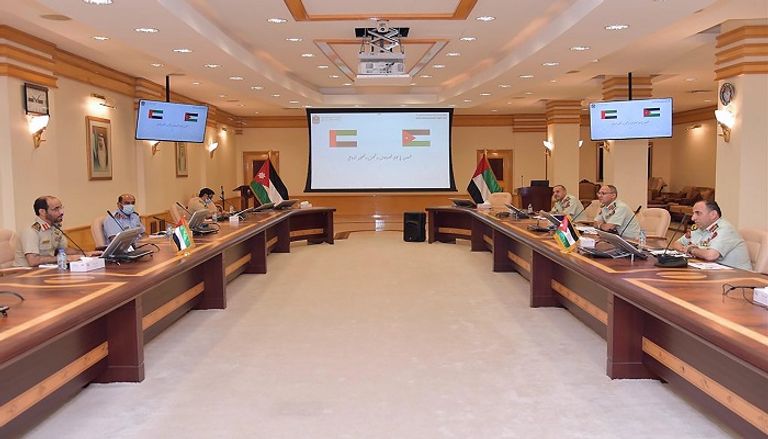 لقاء اللواء الركن الدكتور مبارك سعيد بن غافان الجابري بالوفد الأردني