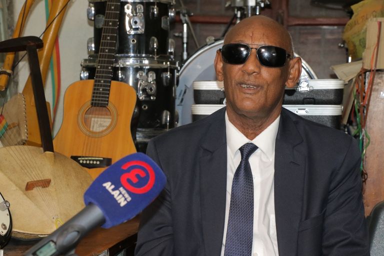 أعضاء فرقة  "وغاغين"