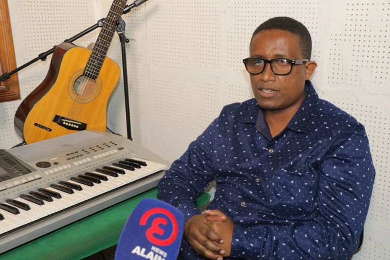 أعضاء فرقة  "وغاغين"