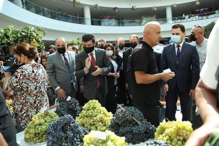 معرض للعنب والعسل في محافظة دهوك العراقية