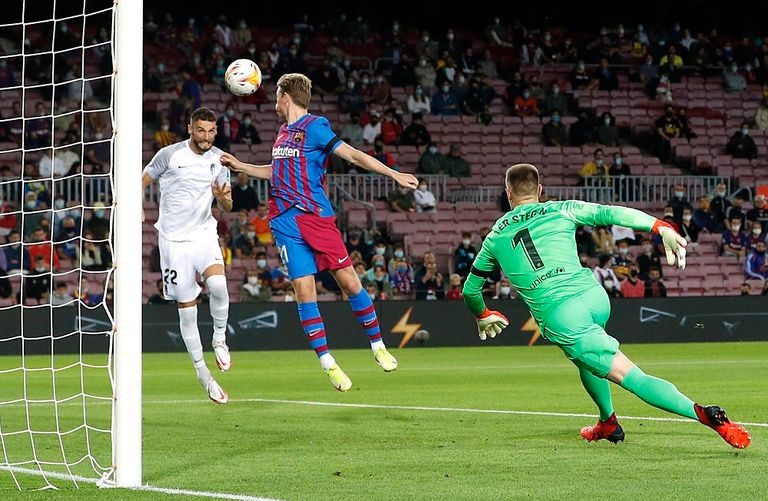 رونالد كومان مدرب برشلونة