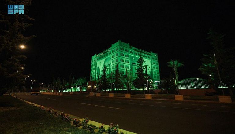 ميادين السعودية تتزين بالأعلام ابتهاجا باليوم الوطني الـ91 