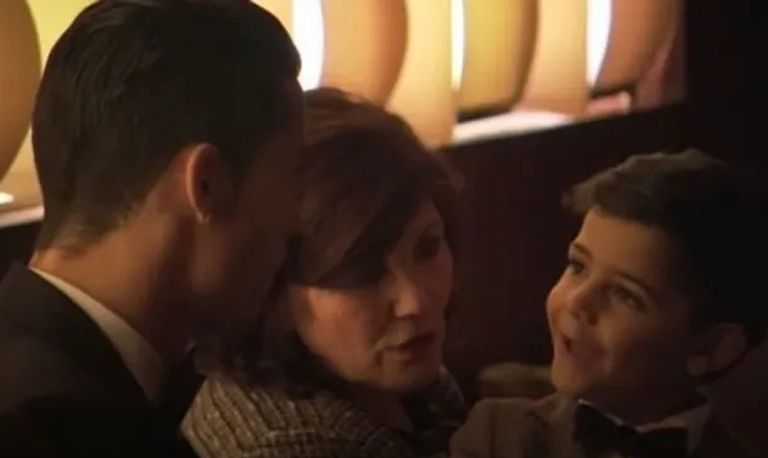 رونالدو ونجله ووالدته كريستيانو جونيور وليونيل ميسي