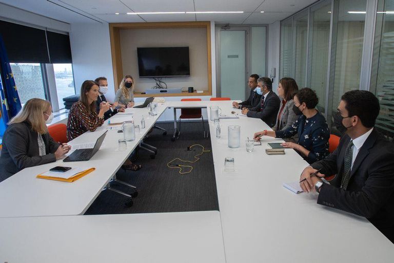 نجلاء المنقوش وصوفي ويلميس