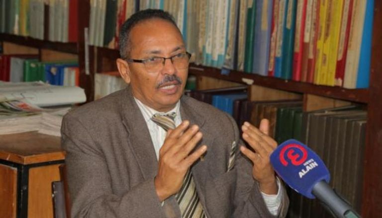  أبري أدامو رئيس اتحاد الكتاب الإثيوبيين