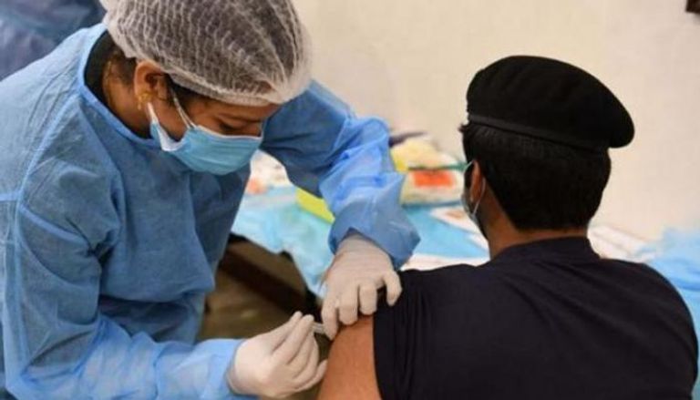 تطعيمات كورونا في الإمارات