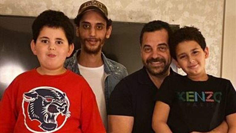 طارق العريان ونجله عمر