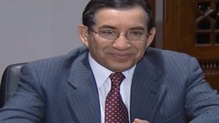 عبد العزيز خلاف المدير الجديد لديوان الرئاسة الجزائرية الرئيس الجزائري عبد المجيد تبون بمقر الرئاسة - أرشيفية