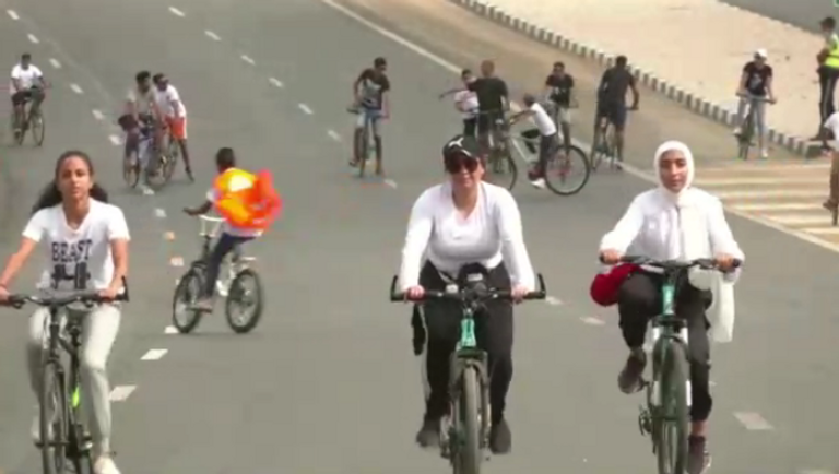 القاهرة تخصص مسارًا آمنًا للدراجات كل جمعة