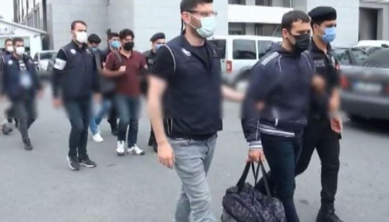 اعتقال عدد من الأتراك بتهمة 